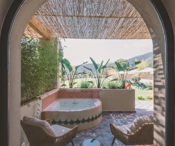 호텔 Turunc House *