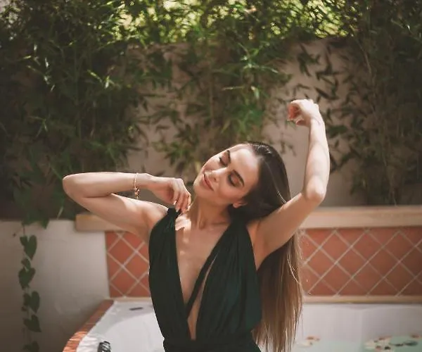 호텔 Turunc House *